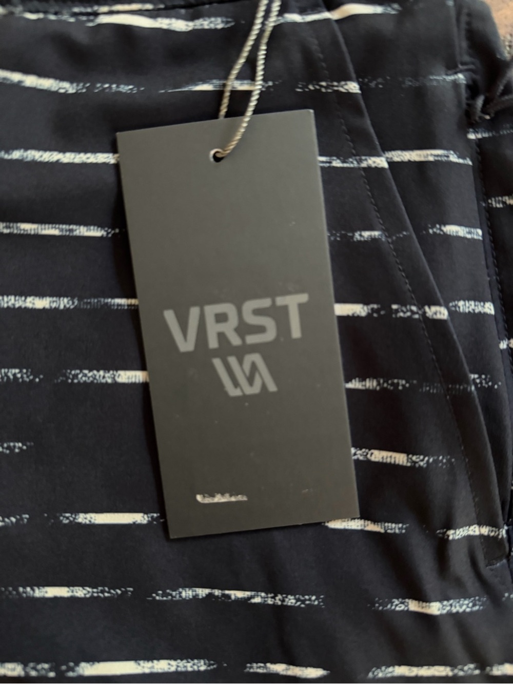 VRST Men’s 5” Resort Shorts Small Navy Sand Washed Stripe Slim Fit NWT - Picture 2 of 6